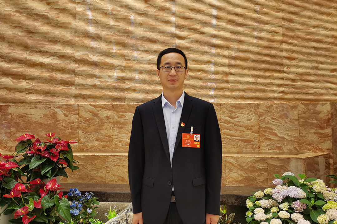 7.全国人大代表、中航锂电生产调度邢京龙 7.全国人大代表、中航锂电生产调度邢京龙